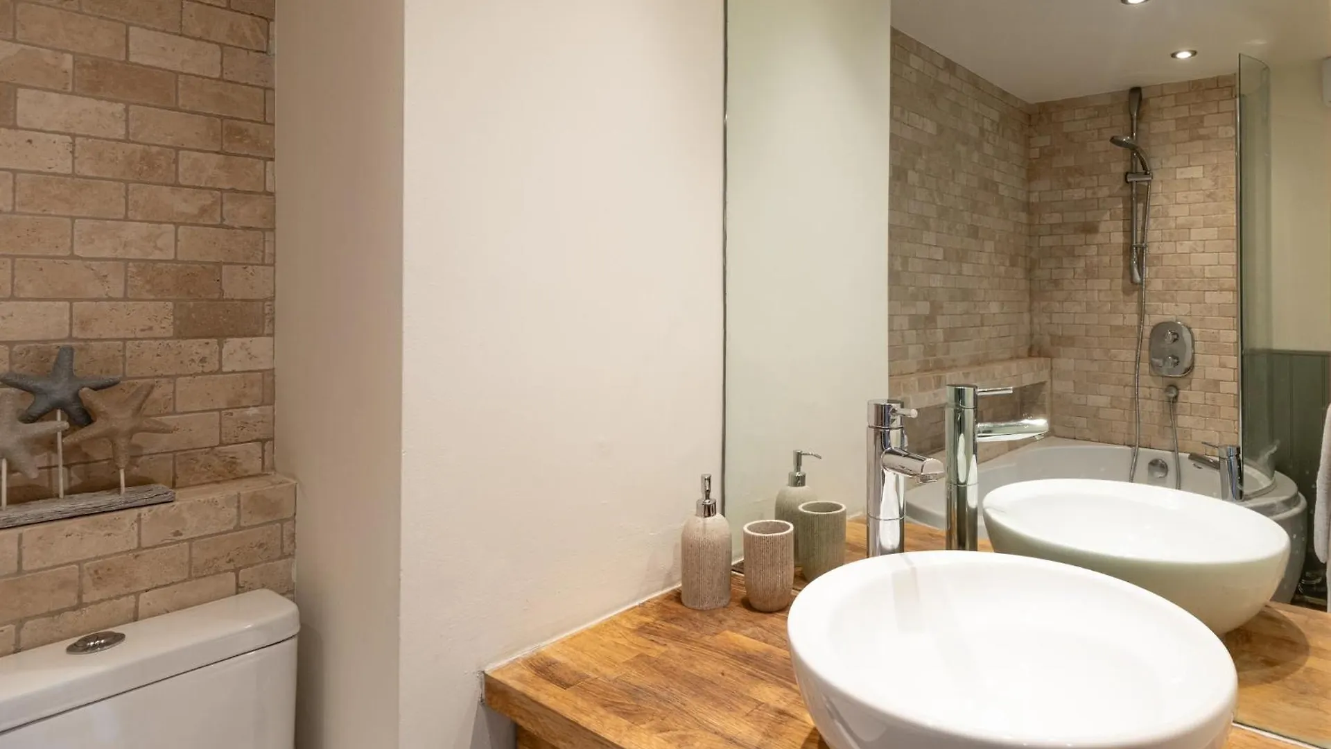 Apartment The Coach House - Beautiful Home In Cheltenham!