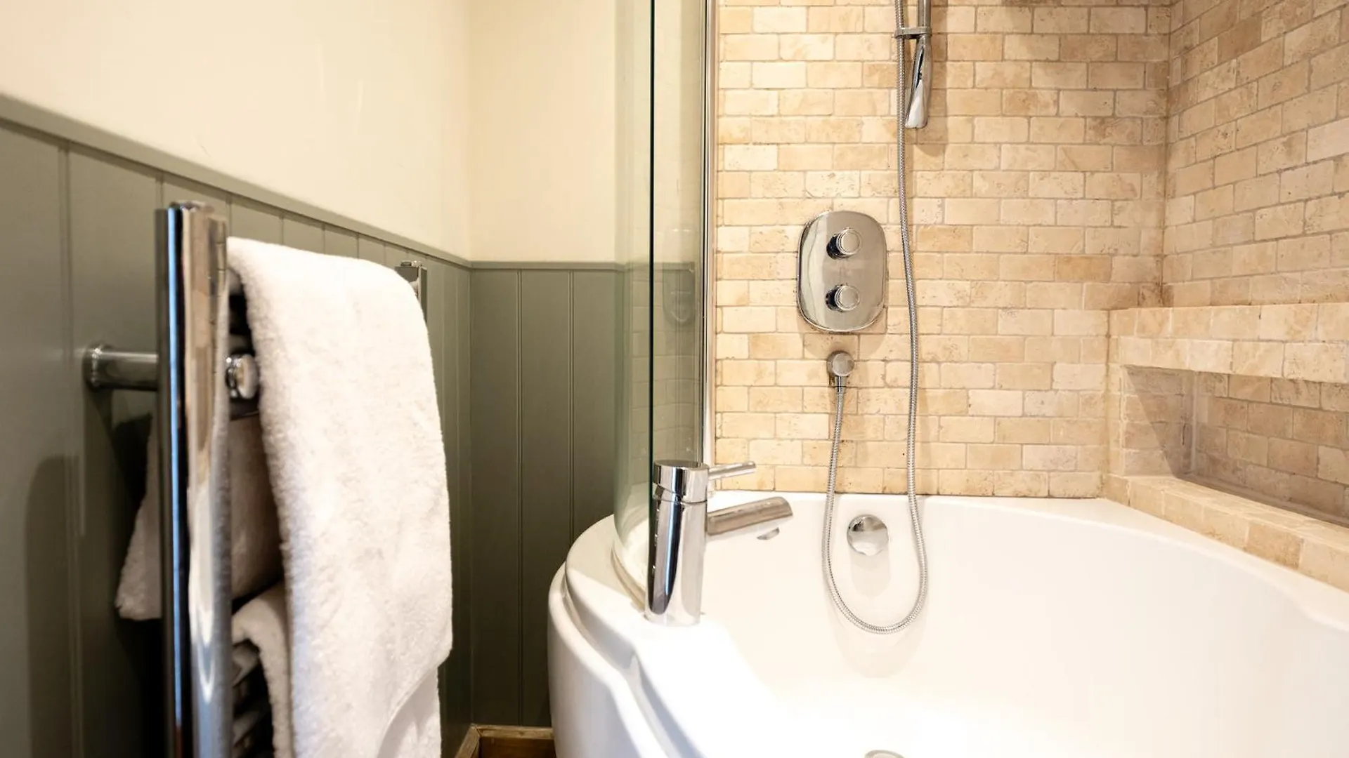 The Coach House - Beautiful Home In Cheltenham! Cheltenham